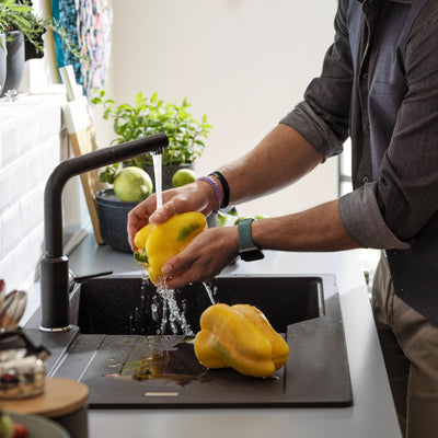 Load image into Gallery viewer, Franke Kitchen Tap Urban L-Shape Pull Out Nozzle

